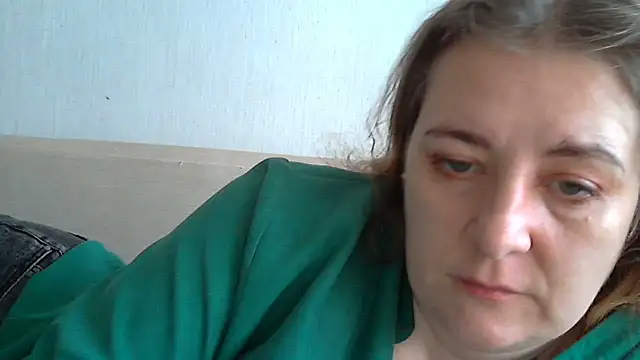 Snapshot of WriterInna44 chatting on March 19, 11:17 am WriterInna44 online show from March 19, 11:17 am