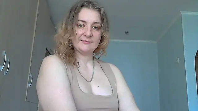 Snapshot of WriterInna44 chatting on March 22, 11:00 am WriterInna44 online show from March 22, 11:00 am