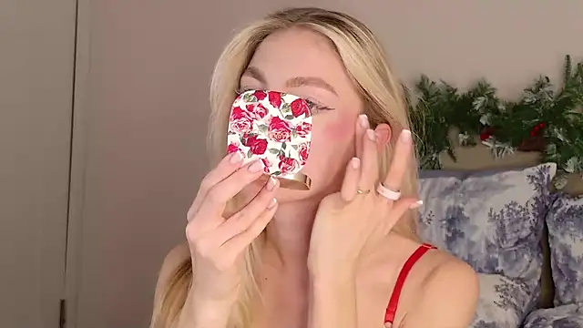 Snapshot of GabriellaOlsen chatting on January 7, 3:28 pm GabriellaOlsen online show from January 7, 3:28 pm