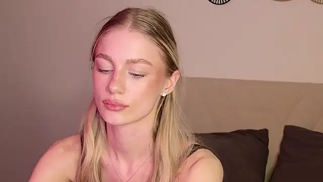 GabriellaOlsen online show from April 12, 4:54 pm