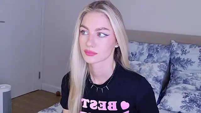 Snapshot of GabriellaOlsen chatting on December 16, 1:15 pm GabriellaOlsen online show from December 16, 1:15 pm