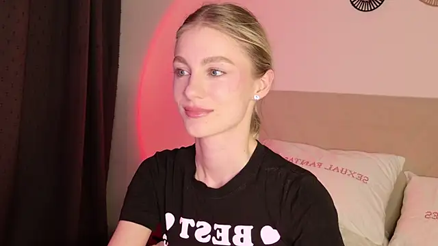 GabriellaOlsen online show from March 20, 6:20 pm