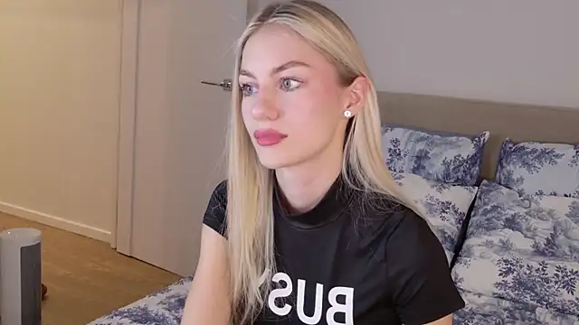 Snapshot of GabriellaOlsen chatting on December 5, 2:48 pm GabriellaOlsen online show from December 5, 2:48 pm