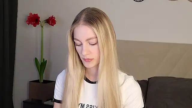 GabriellaOlsen online show from March 15, 5:09 pm
