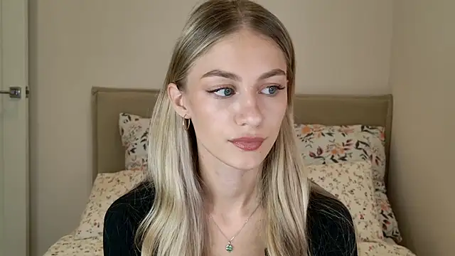 Snapshot of GabriellaOlsen chatting on September 19, 11:03 am GabriellaOlsen online show from September 19, 11:03 am