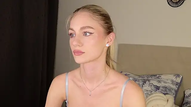 Snapshot of GabriellaOlsen chatting on February 4, 4:35 pm GabriellaOlsen online show from February 4, 4:35 pm