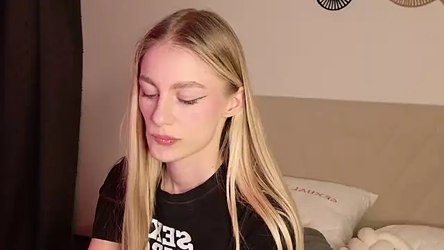 GabriellaOlsen online show from March 18, 5:58 pm