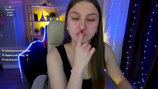 Snapshot of AureliaBliss_ chatting on March 3, 4:15 pm AureliaBliss online show from March 3, 4:15 pm