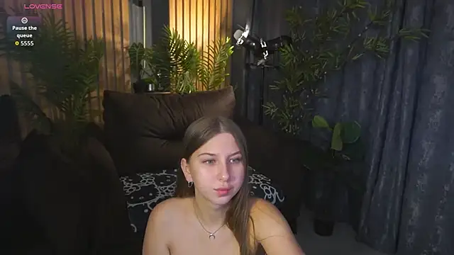 Snapshot of AureliaBliss_ chatting on October 5, 5:53 am AureliaBliss online show from October 5, 5:53 am