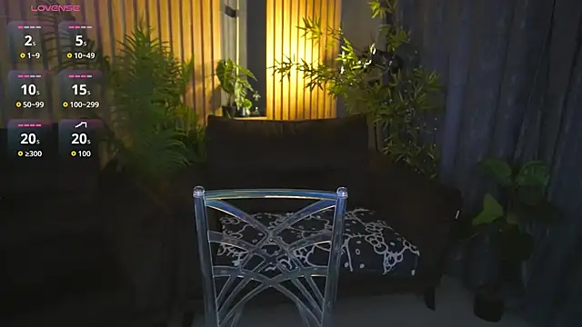 Snapshot of AureliaBliss_ chatting on October 19, 5:54 am AureliaBliss online show from October 19, 5:54 am