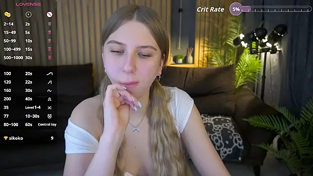 AureliaBliss  online show from April 11, 7:45 am