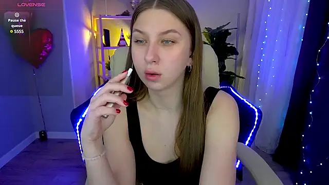 Snapshot of AureliaBliss_ chatting on February 25, 4:35 pm AureliaBliss online show from February 25, 4:35 pm