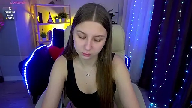 Snapshot of AureliaBliss_ chatting on February 25, 8:32 pm AureliaBliss online show from February 25, 8:32 pm