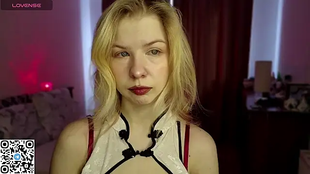 LynetHakes online show from April 12, 6:27 am