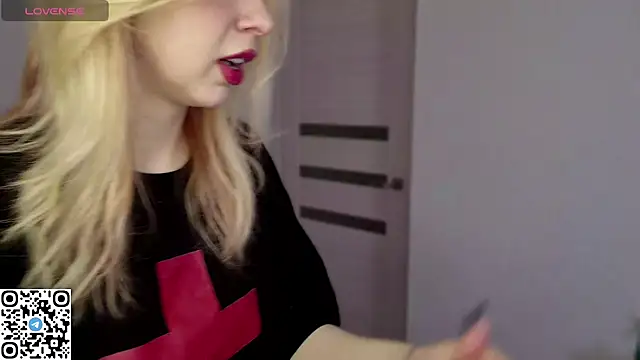 LynetHakes online show from March 28, 6:25 am