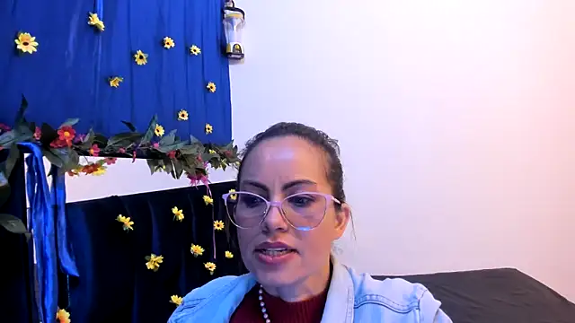 ShairaMarss online show from October 8, 1:56 pm