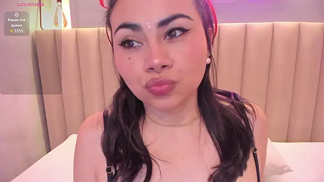 Naomymonroe  online show from March 14, 9:43 pm