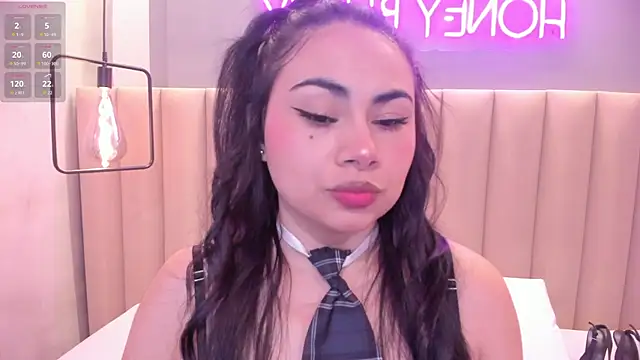 Naomymonroe  online show from November 29, 9:37 pm