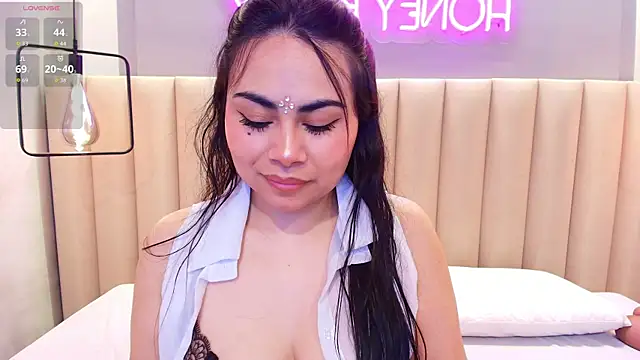 Naomymonroe  online show from November 12, 10:02 pm