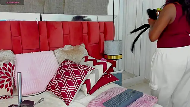 NatyParker online show from November 4, 2:21 pm