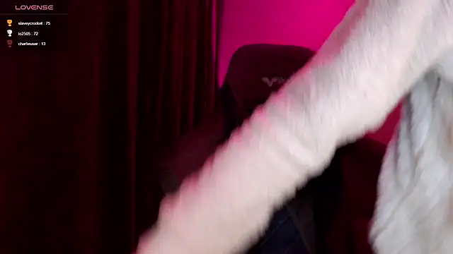 Ohmy Nora  online show from March 7, 1:09 am