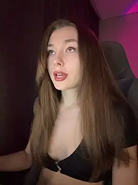 Ohmy Nora  online show from March 19, 11:05 pm