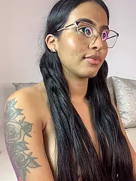 Snapshot of genesissara chatting on March 3, 4:10 am genesissara online show from March 3, 4:10 am