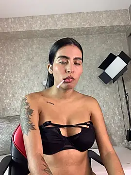 genesissara online show from May 17, 9:15 pm