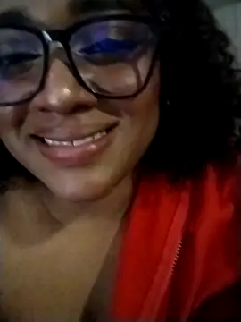 Snapshot of RoxieLewis chatting on March 13, 3:00 am RoxieLewis online show from March 13, 3:00 am