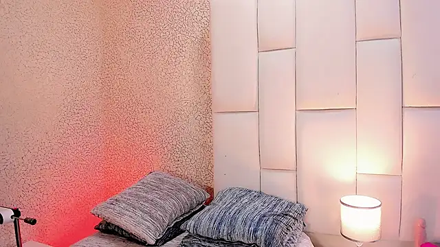 Angeles Busst online show from March 5, 8:38 pm