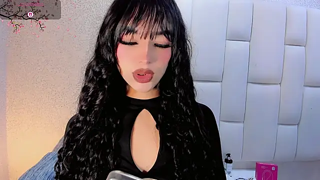 Angeles Busst online show from January 10, 8:37 pm