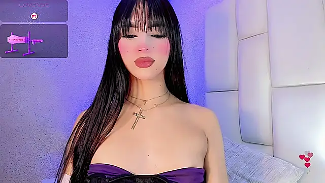 Snapshot of Angeles_Busst chatting on June 21, 8:36 pm Angeles Busst online show from June 21, 8:36 pm