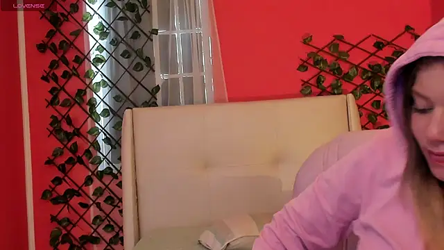 Snapshot of alaia_greyy chatting on May 25, 7:56 pm alaia greyy online show from May 25, 7:56 pm