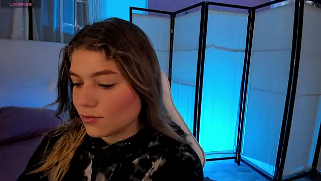 alaia greyy online show from January 14, 12:53 pm