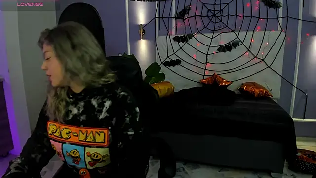 alaia greyy online show from October 17, 12:51 pm