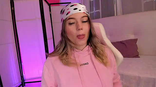 alaia greyy online show from January 19, 1:15 pm