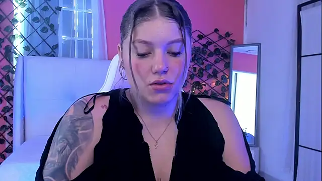 alaia greyy online show from March 28, 1:34 pm