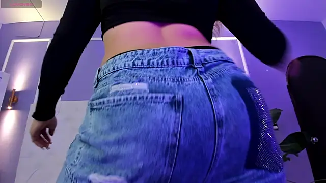 alaia greyy online show from January 10, 1:06 pm