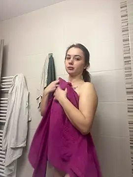 singletrouble online show from February 8, 11:52 am