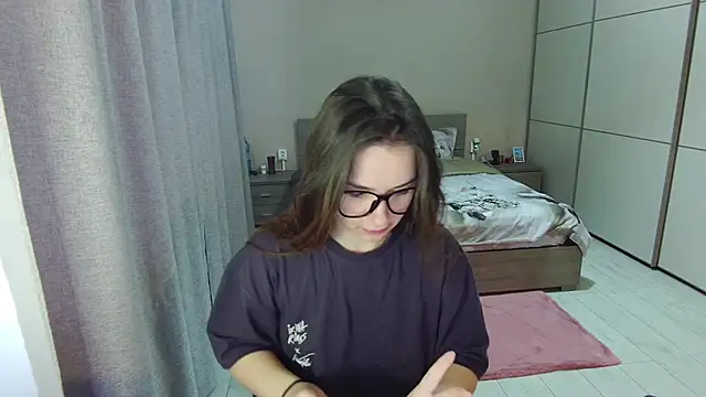 singletrouble online show from April 9, 4:47 am