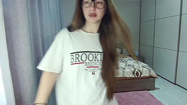 singletrouble online show from March 30, 4:58 am