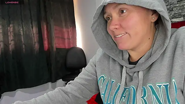 Isabella boom online show from March 8, 1:14 pm