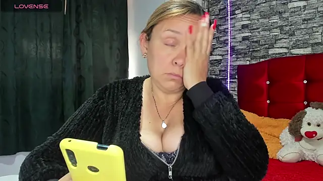 Isabella boom online show from March 3, 12:28 pm