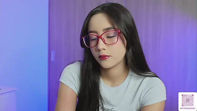 sophi lii online show from March 31, 10:56 pm