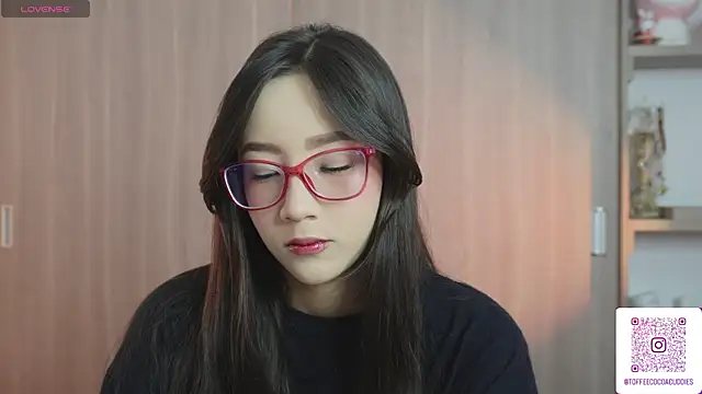 sophi lii online show from April 21, 8:37 pm