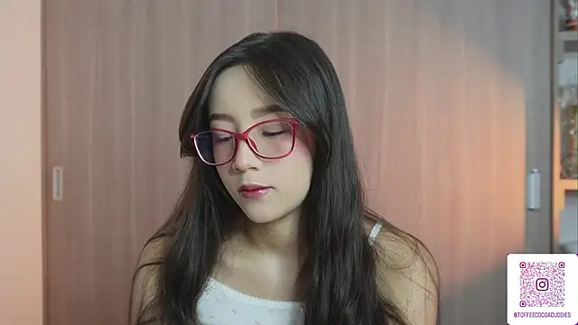 sophi lii online show from April 18, 11:49 pm