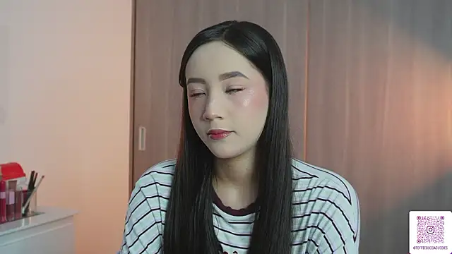 sophi lii online show from February 12, 10:20 pm