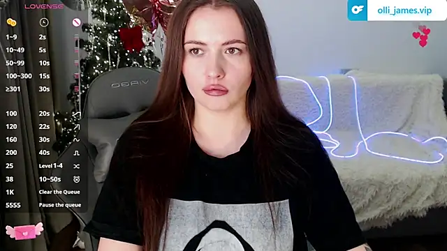 Snapshot of Ollie_James chatting on February 10, 6:40 pm Ollie James online show from February 10, 6:40 pm