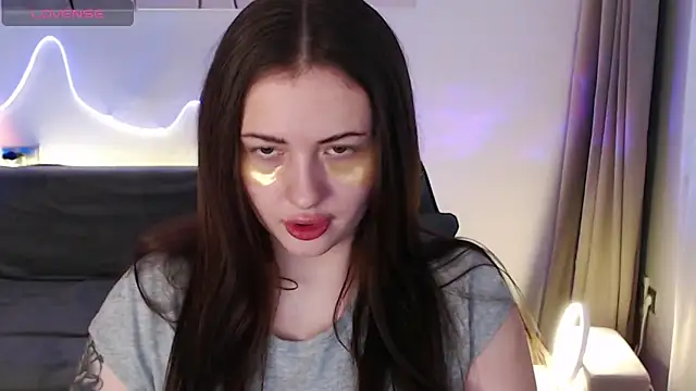 Snapshot of Ollie_James chatting on November 21, 1:21 pm Ollie James online show from November 21, 1:21 pm