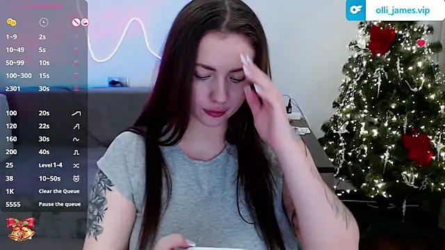 Snapshot of Ollie_James chatting on December 14, 9:42 pm Ollie James online show from December 14, 9:42 pm